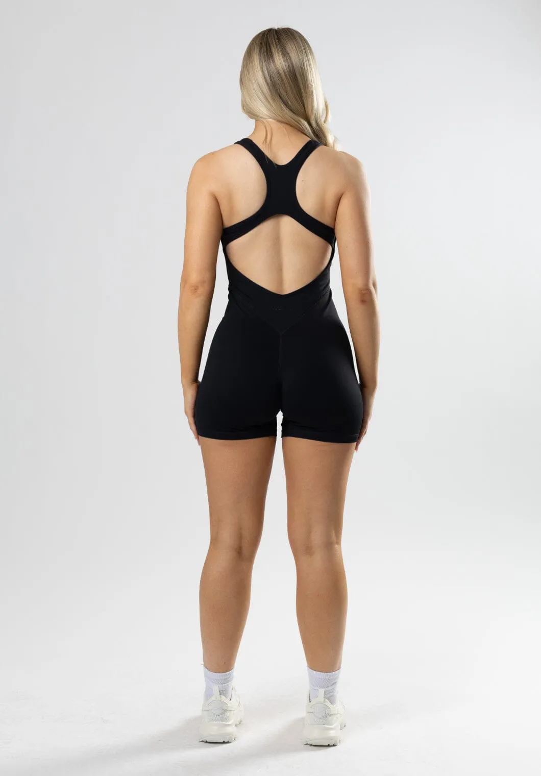 RecStretch Define Sculptseam? Shortsuit Black date night look