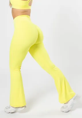 Evening Walk Non See Invisible Waist RecStretch? Original Sculptseam? Plus Essential Flare Legging 31" Lemonade