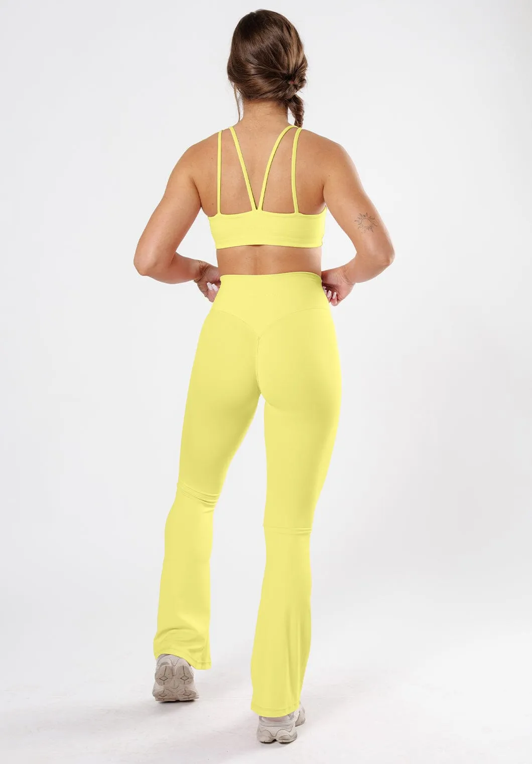 RecStretch Original Sculptseam? Plus Essential Flare Legging 34" Lemonade Smooth Coverage