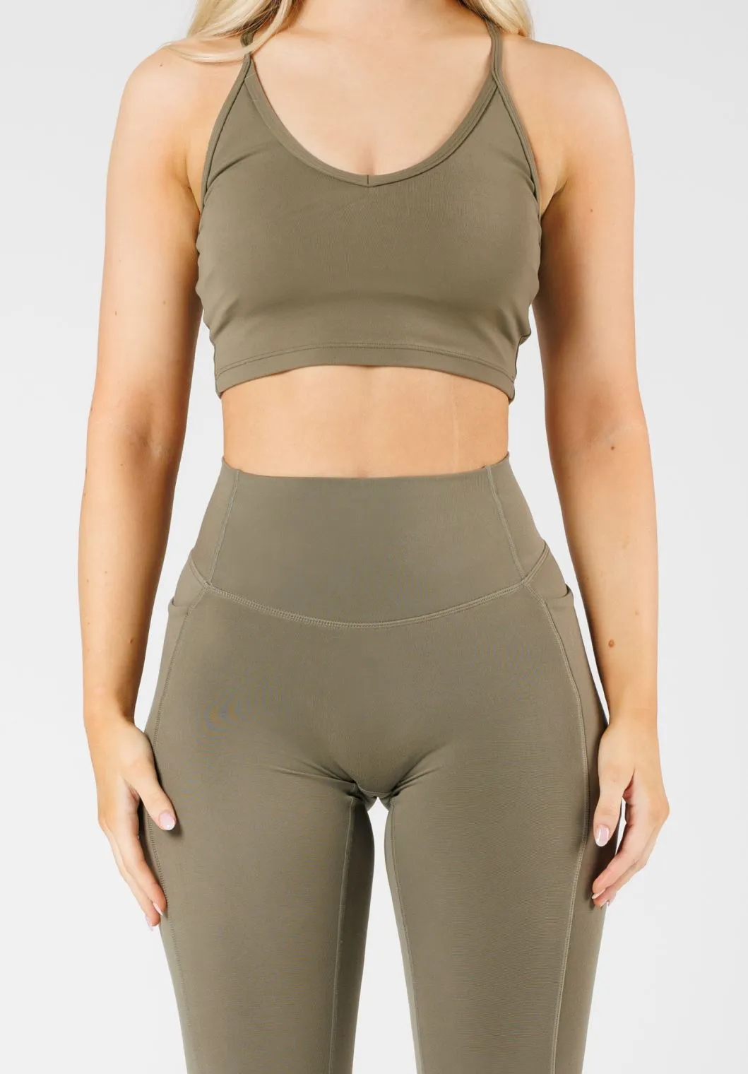 Subtle Curve Trend Seeker Lightweight Material Reluna Empower Sculptseam? Pocket Legging Everglades