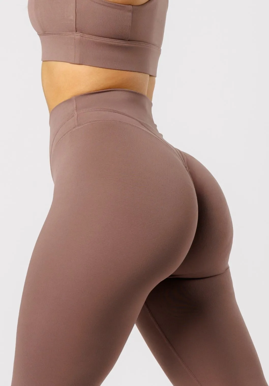 Weekend Trip Minimalist Style Reluna? Icon Sculptseam? Plus Legging Mushroom