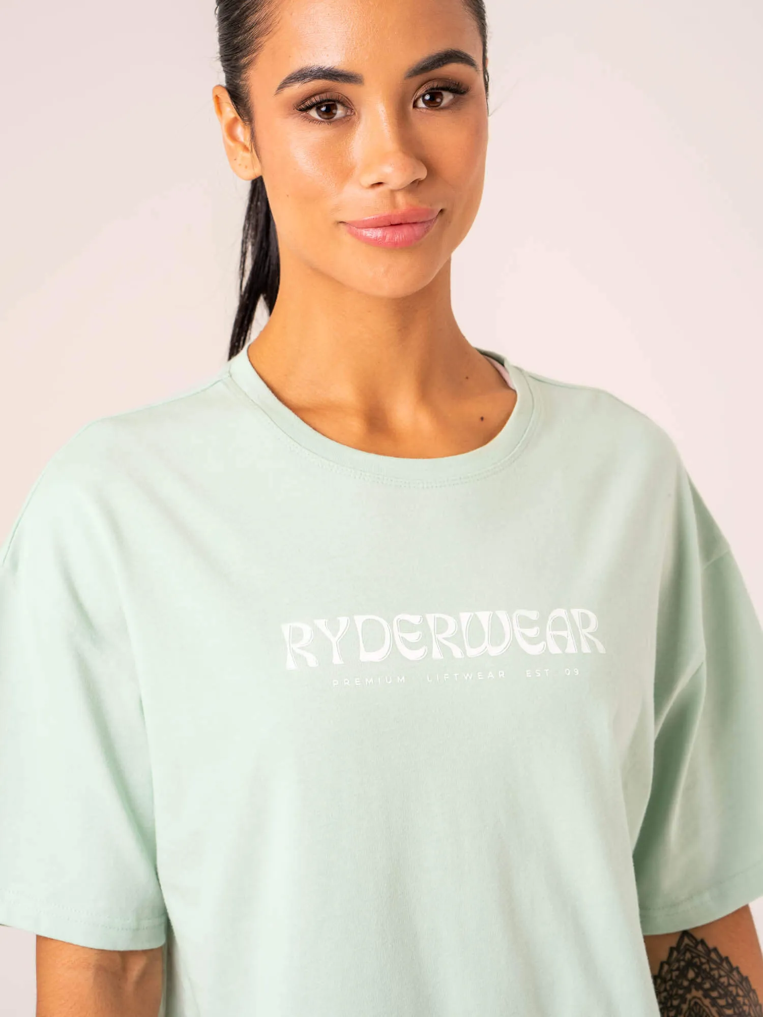 Retro Oversized T-Shirt - Mint Breathable fabric Simple Yet Elegant
