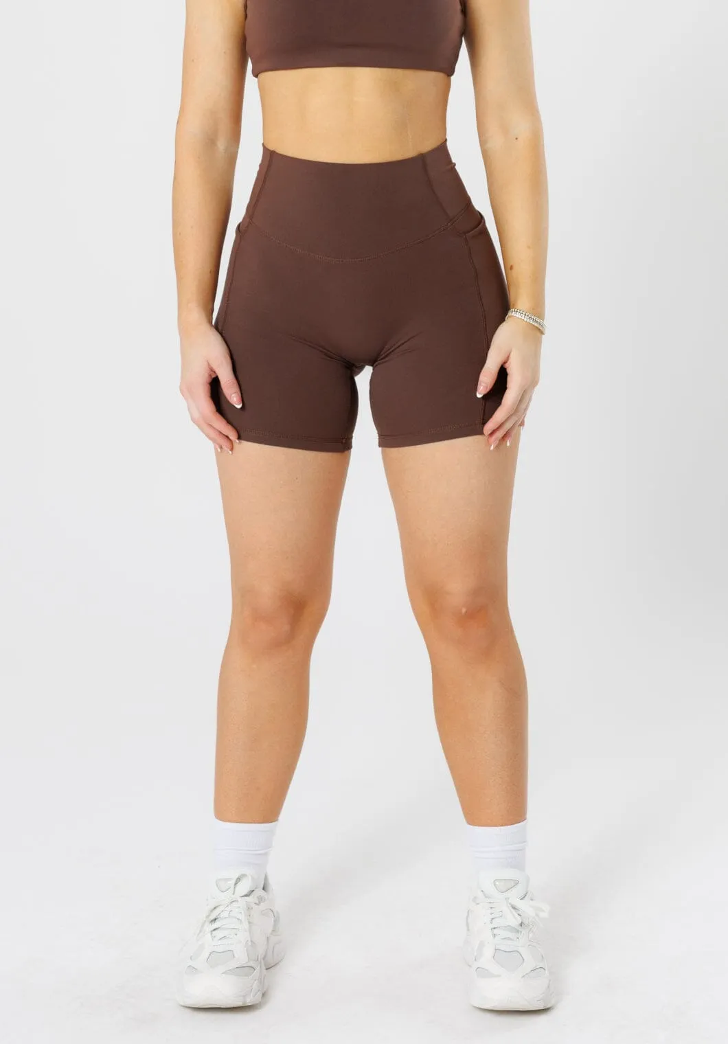 Reluna Empower Sculptseam?  Plus Pocket Short 6?? Walnut Daily Casual Daywear