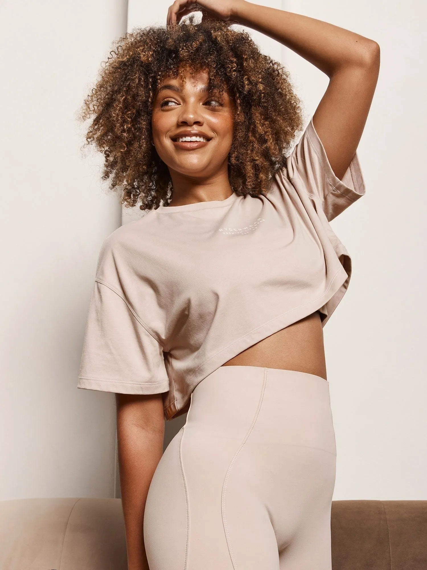 Simple Comfort Wear Outdoor Style Trend Stride Oversized Tee - Chalk