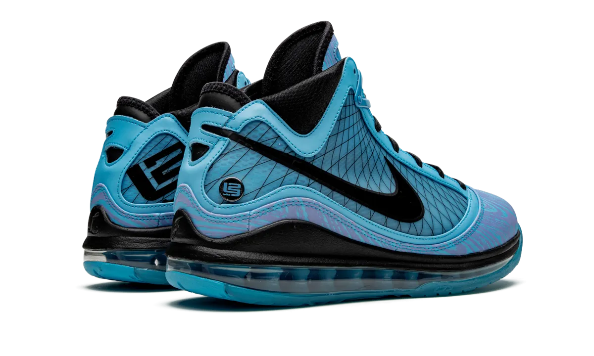 Air Max Lebron 7 Retro "All Star" Multi Directional Traction Pattern Game Time