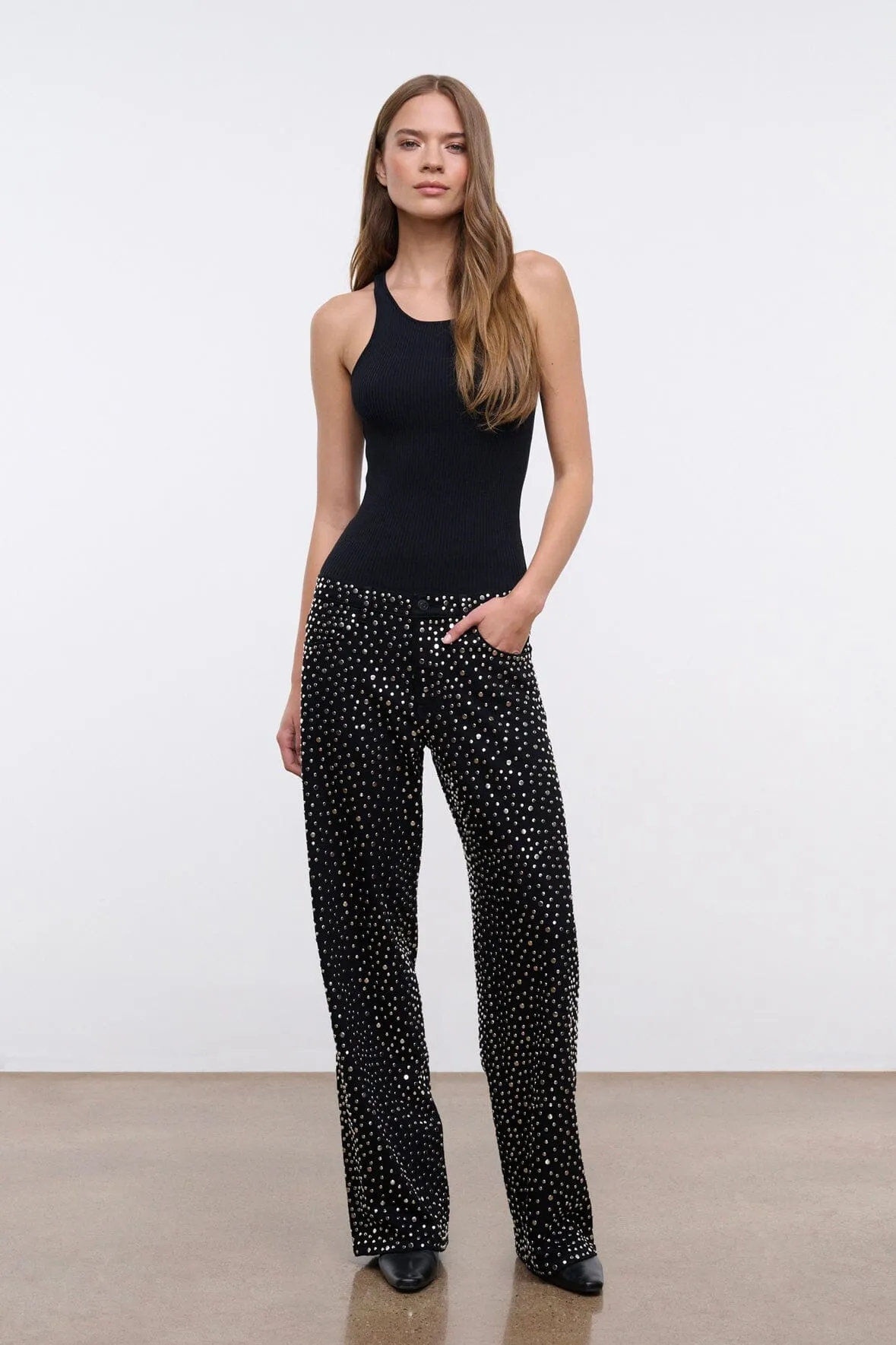 Total Comfort Classic Vibe GUS STUDDED RELAXED JEAN | BLACK