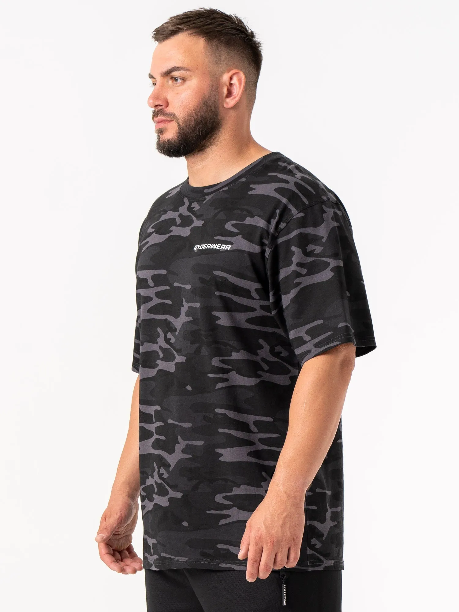 Holiday Outfit Style Chic Energy Oversized T-Shirt - Black Camo