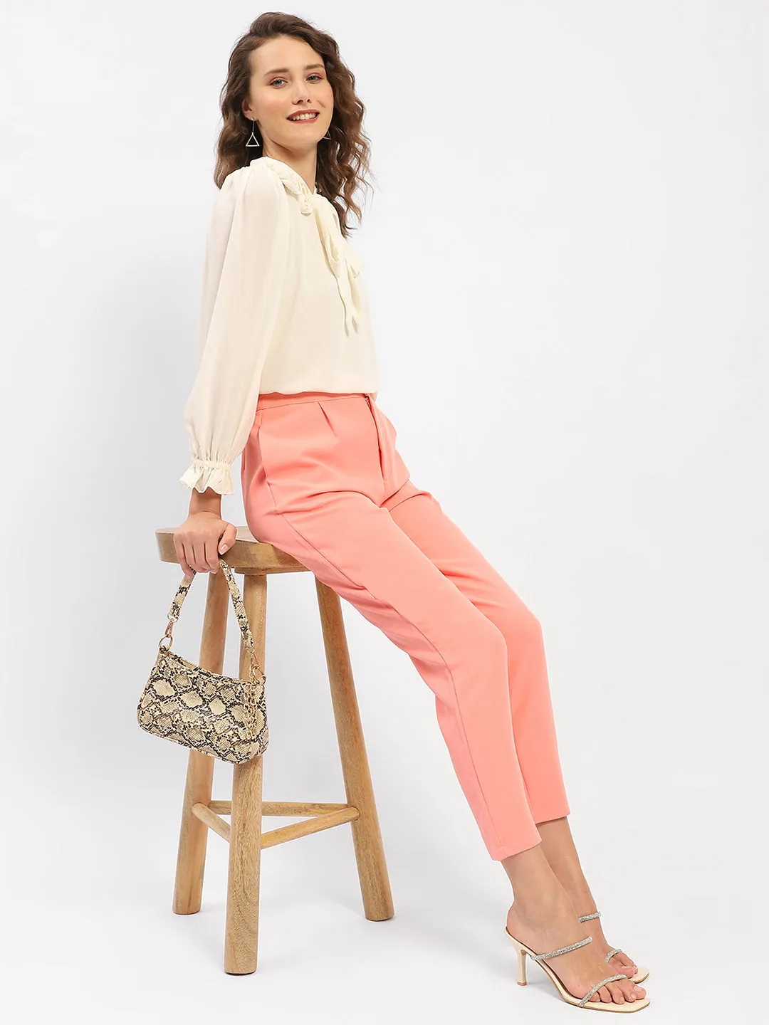 Madame Salmon Solid Regular Trousers No Ride Fit Day Adventure