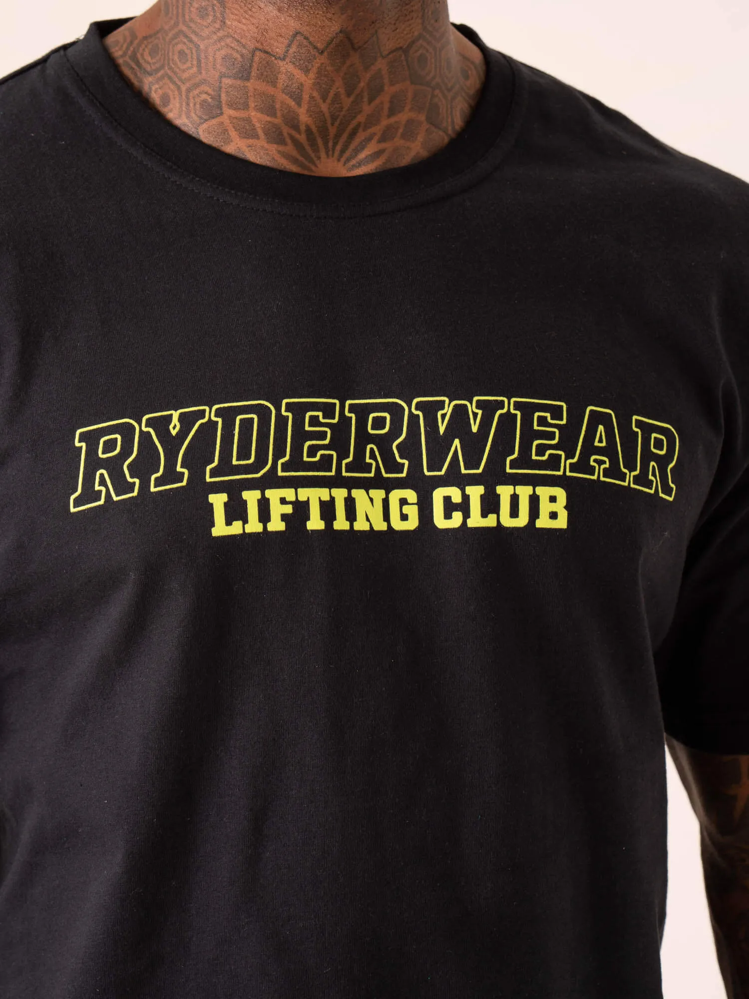 Lifting Club T-Shirt - Black Everyday Fashion Flexible Fit Design