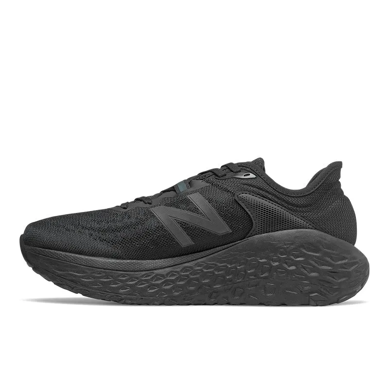 female athlete shoes continuous running gear Fresh Foam More v2 - Black - Men's
