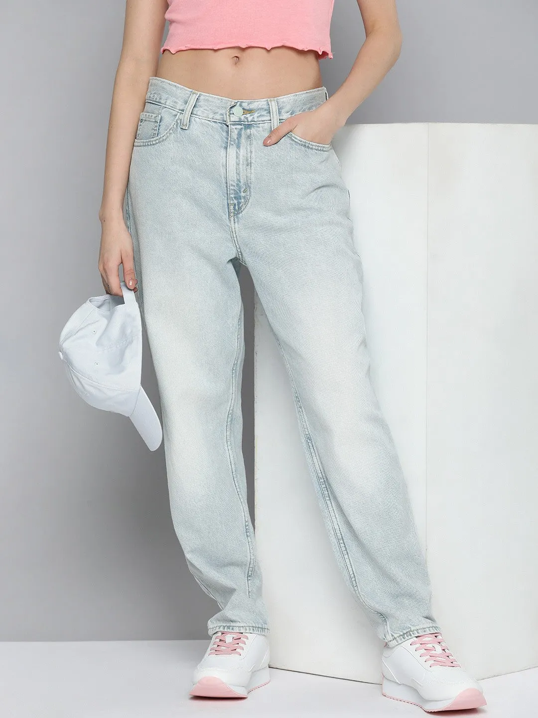 Women's 80s Mom Blue Loose Fit High Rise Jeans Workday Outfit Elegant Minimalist Outdoor Adventure