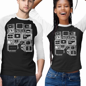 TV Addict Essential Fit Holiday Outfit