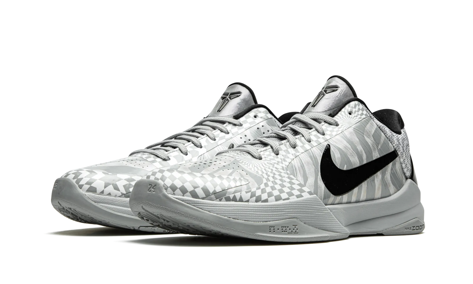 Comfortable wearing Endurance Response Kobe 5 Protro "DeMar DeRozan"