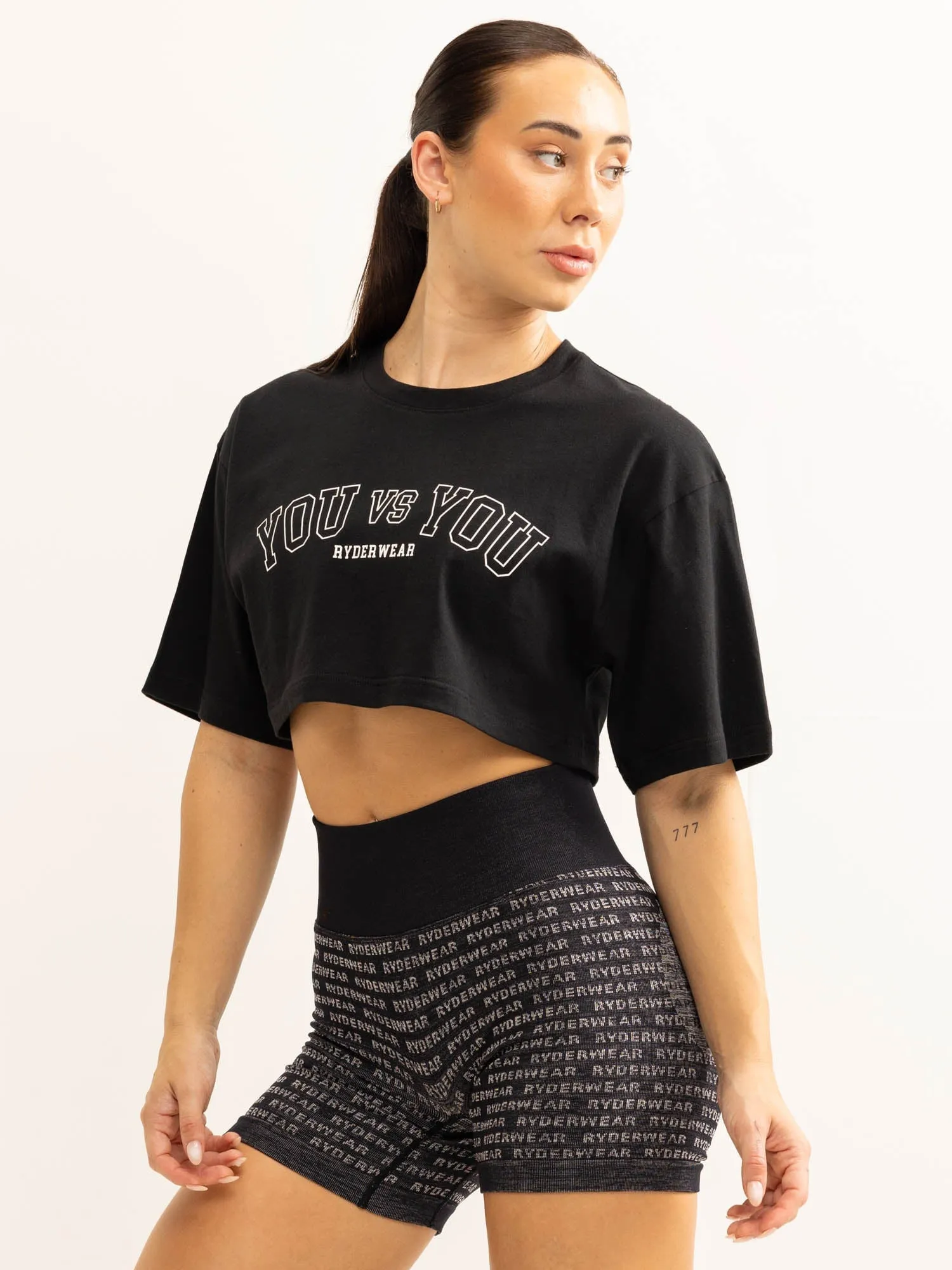 You vs You T-Shirt - Black Easy Fit Versatile Outfit