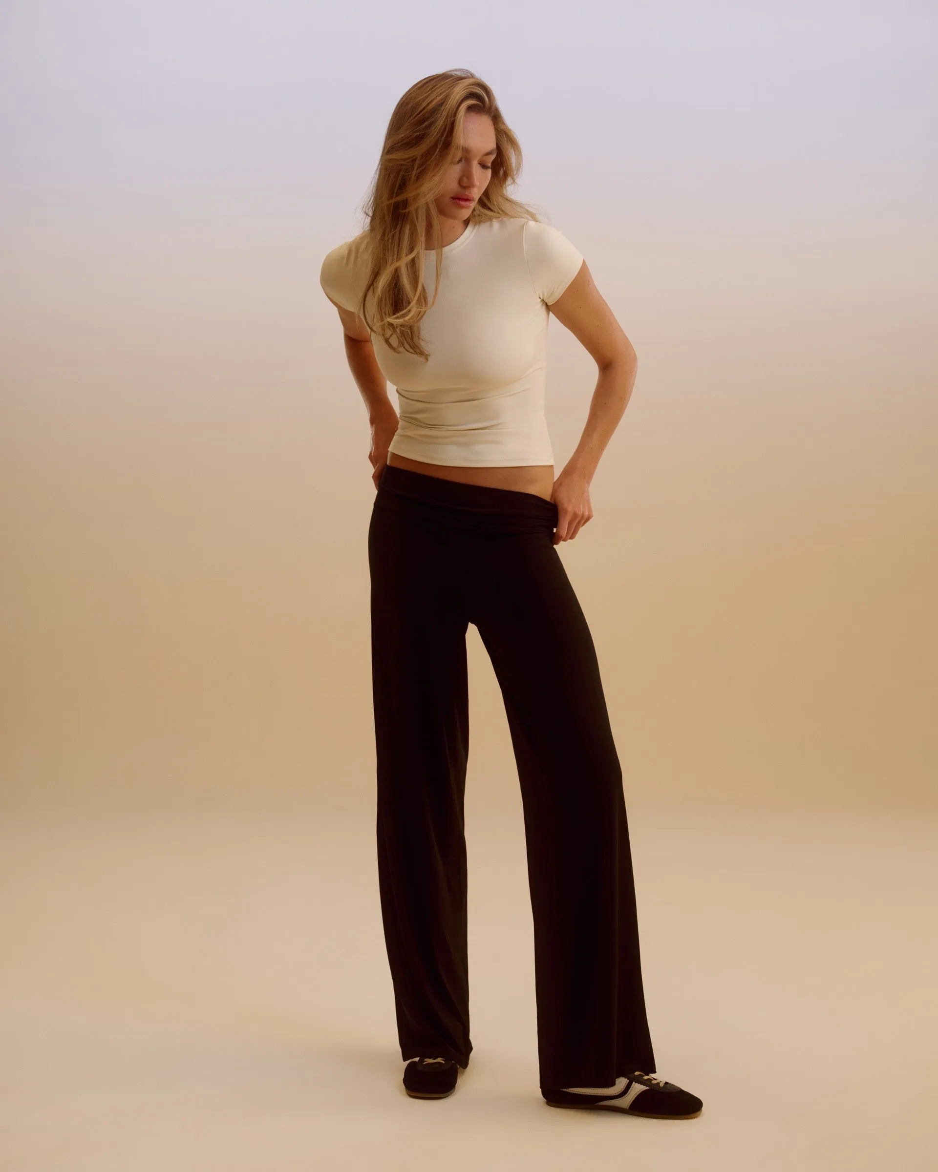 Wide Leg Yoga Pant - Black Feminine Cut