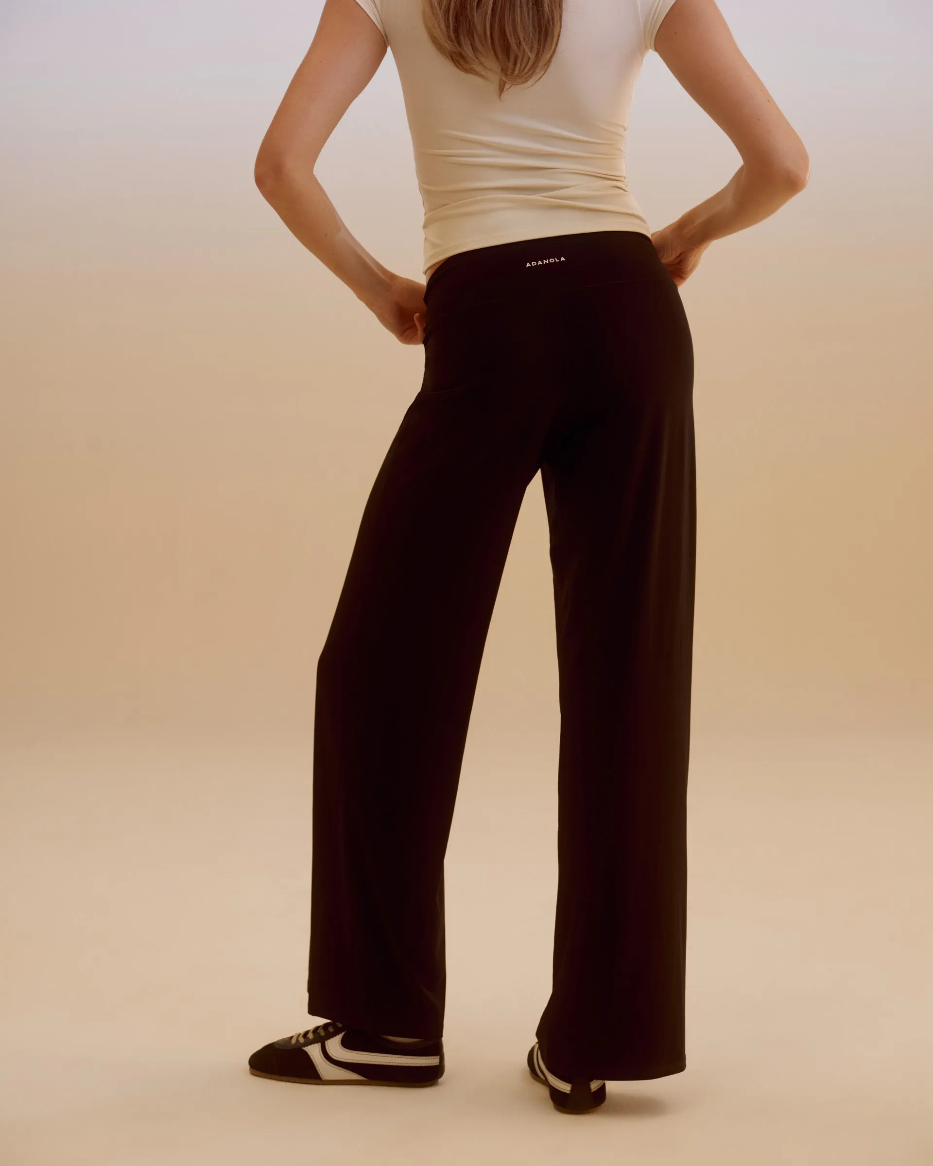 Wide Leg Yoga Pant - Black Dark wash