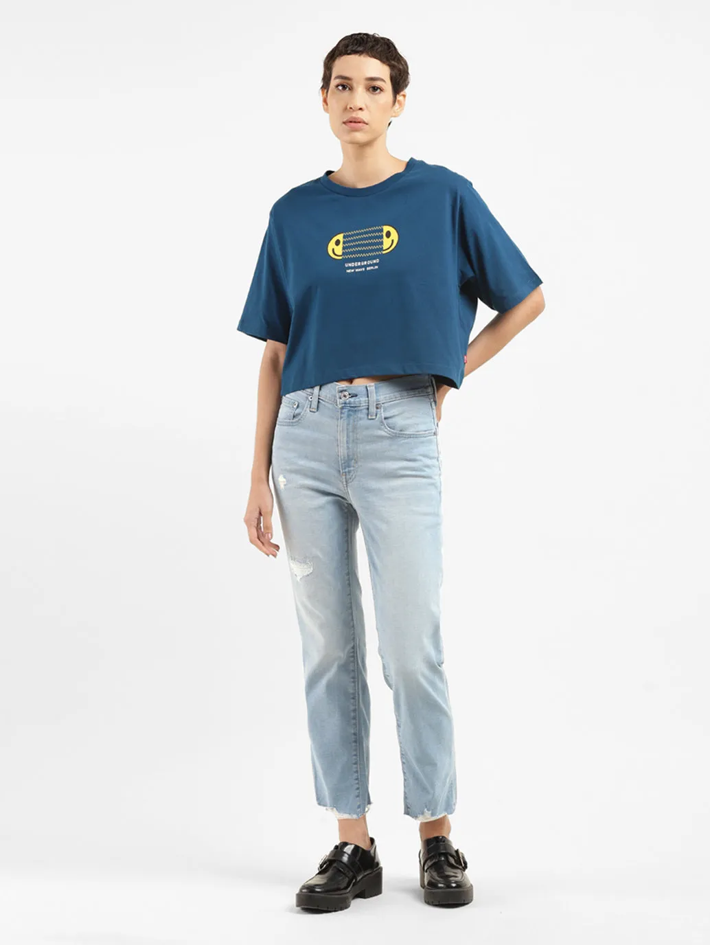 Women's 724 Blue Straight Fit High Rise Jeans Outfit Basic