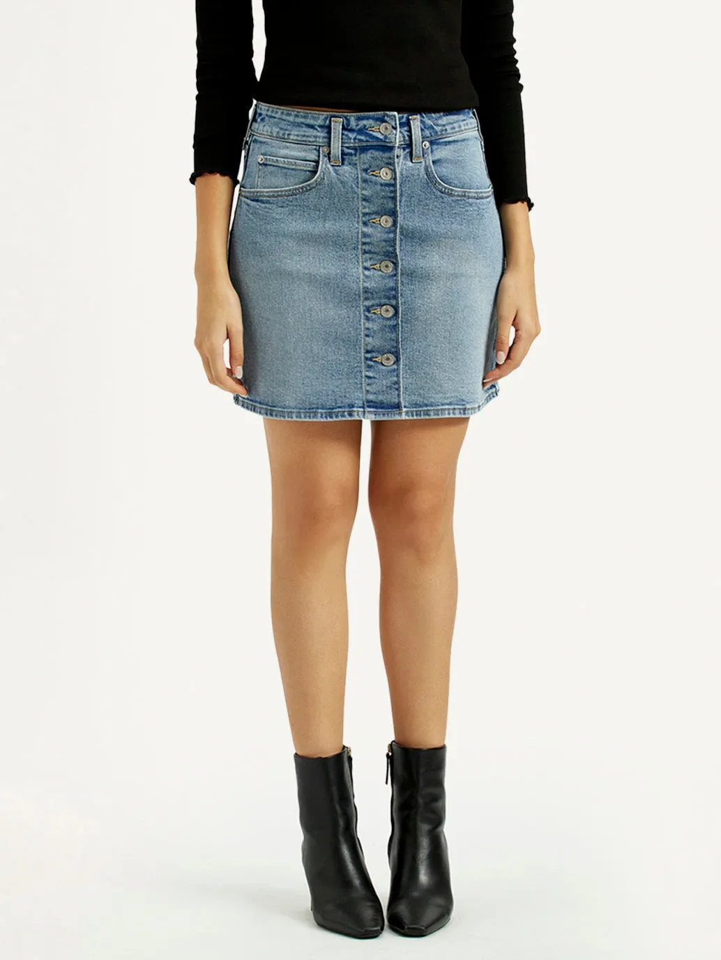 Women's Mid Rise Regular Fit Denim Skirt Weekend Vibes Photography Session