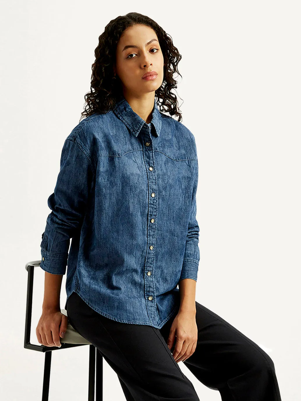 Flexible Shoulder Construction Friends Meetup Women's Washed Relaxed Fit Denim Shirt