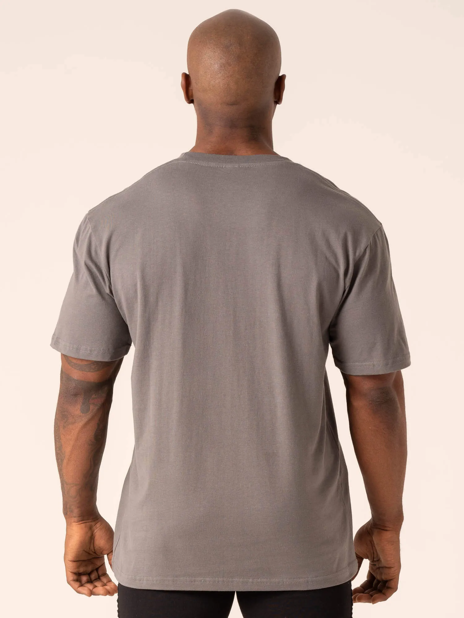 layerable Stylish Day Wear Lifting Club T-Shirt - Charcoal