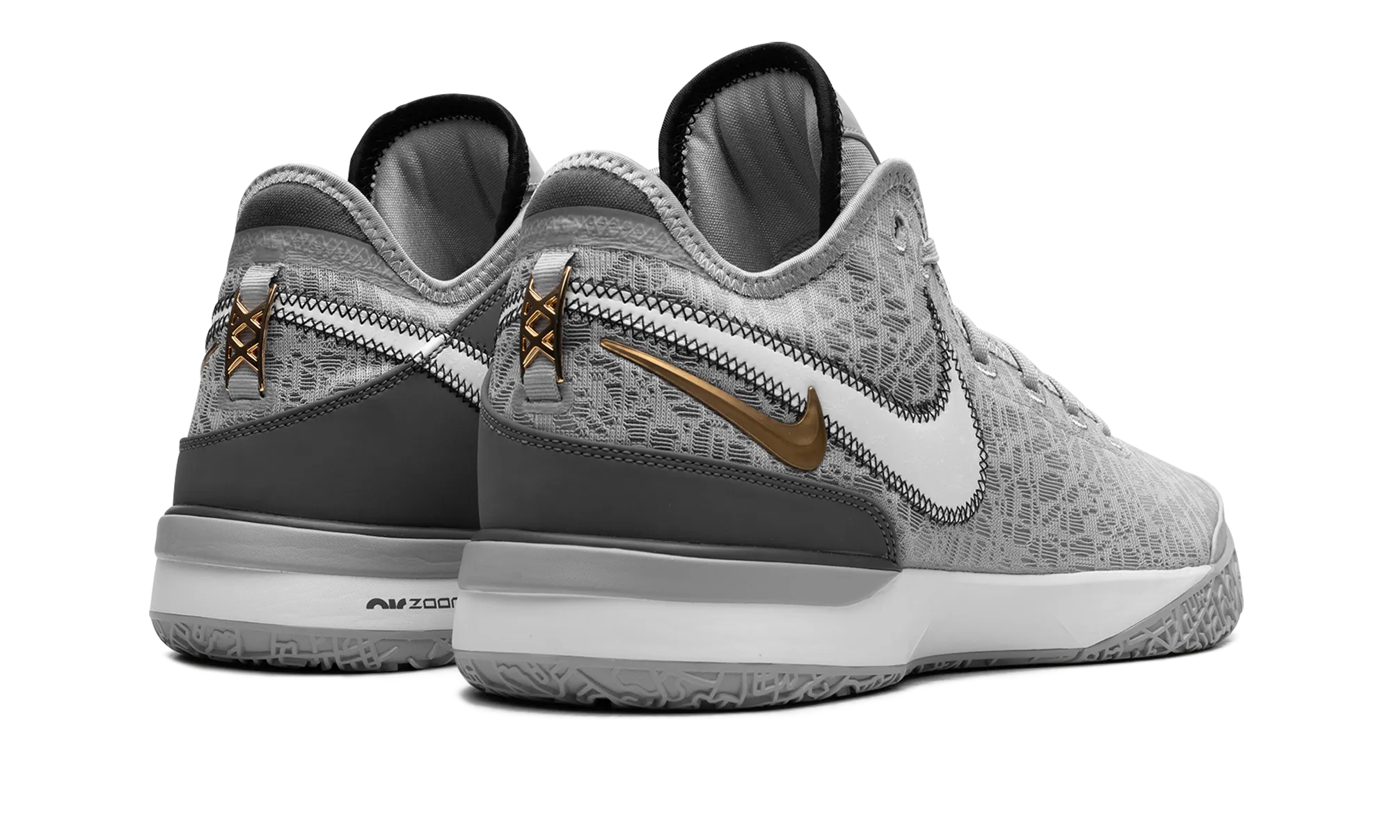Ventilated Footbed Design Impact Diffusion Zoom LeBron NXXT Gen "Wolf Grey Metallic Gold"